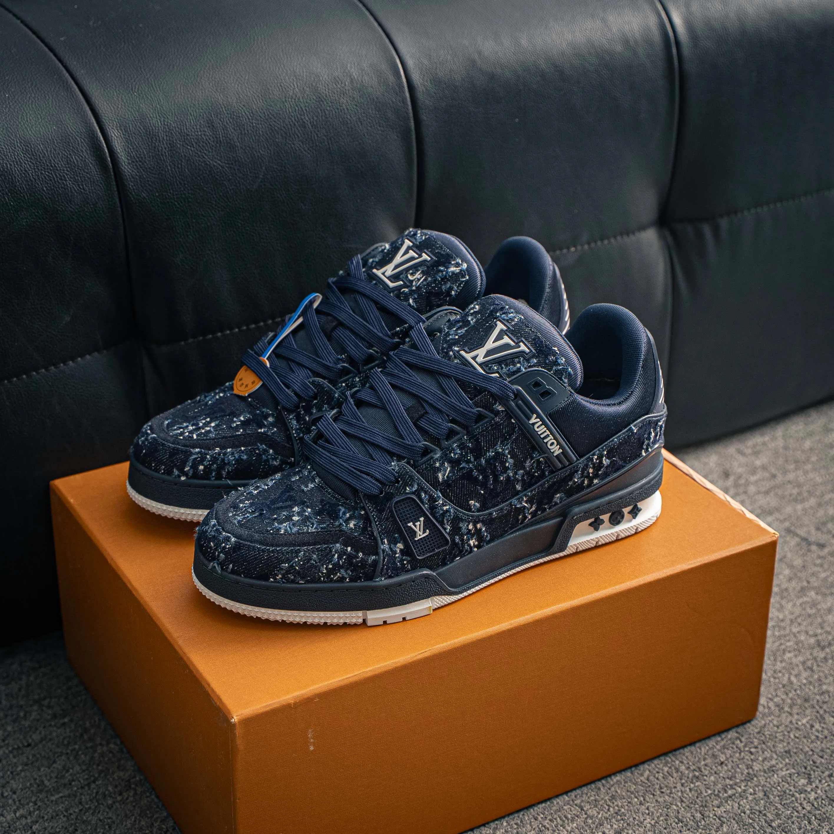 # LV- - trainer 2026 New Arrival 1：1 ！！ Shoes Cowhide Leather ， LOGO ， Breathable ， 。